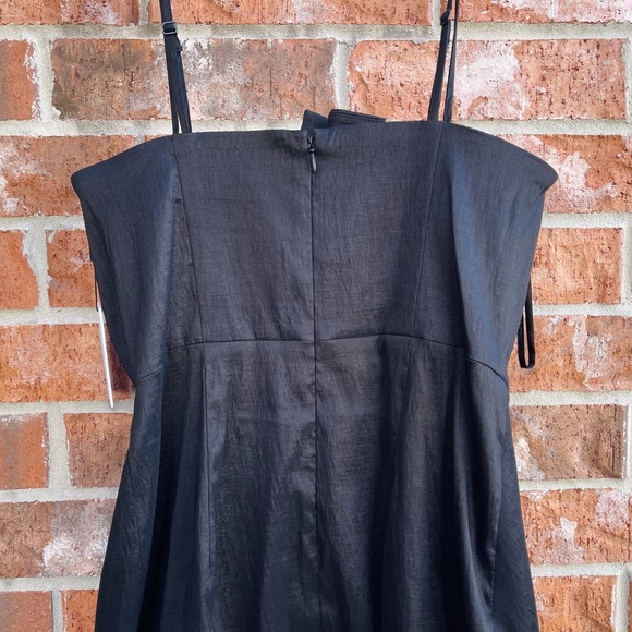 Calvin Klein Stunning Black Pleated Cocktail Dress: Size 6P - Picture 3 of 7